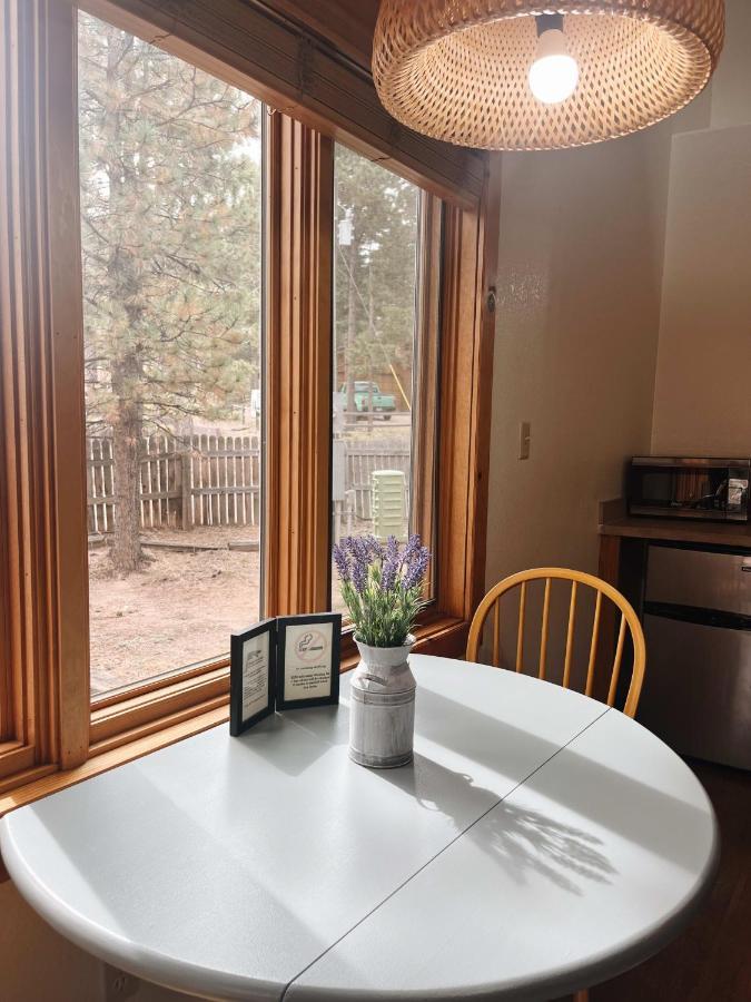 Cozy Cabin Suite Bed And Breakfast Woodland Park Eksteriør bilde